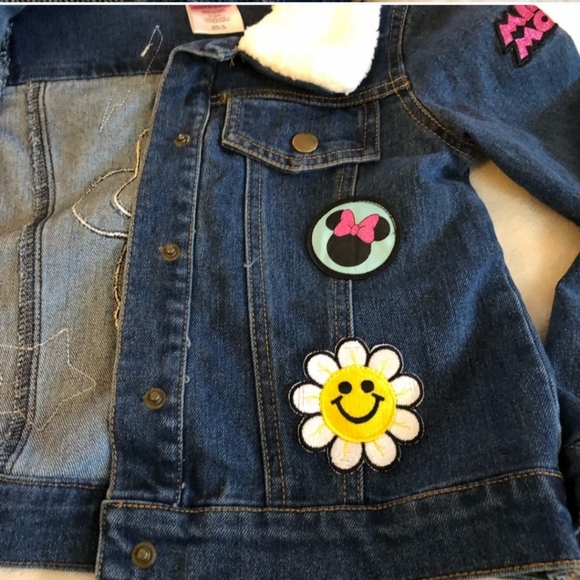 BEAUTIFUL Girl's Jeans Jacket with Shearling and Disney Patches - Picture 4 of 4